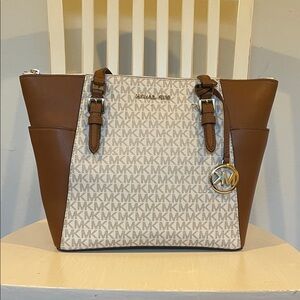 MICHAEL Michael Kors Tan and Cream Logo Tote